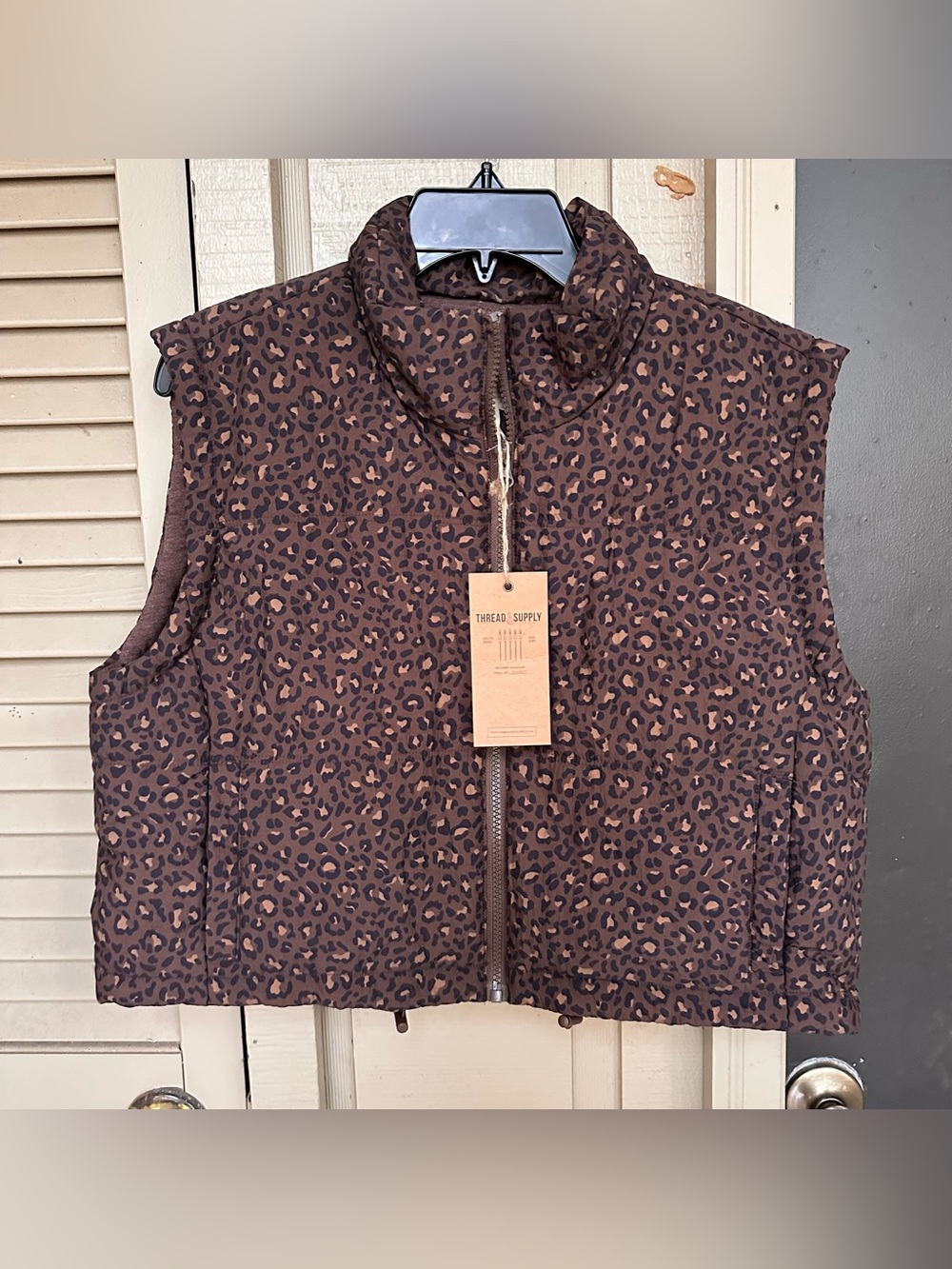 New With Tags Thread & Supply Crop Vest Size Medium